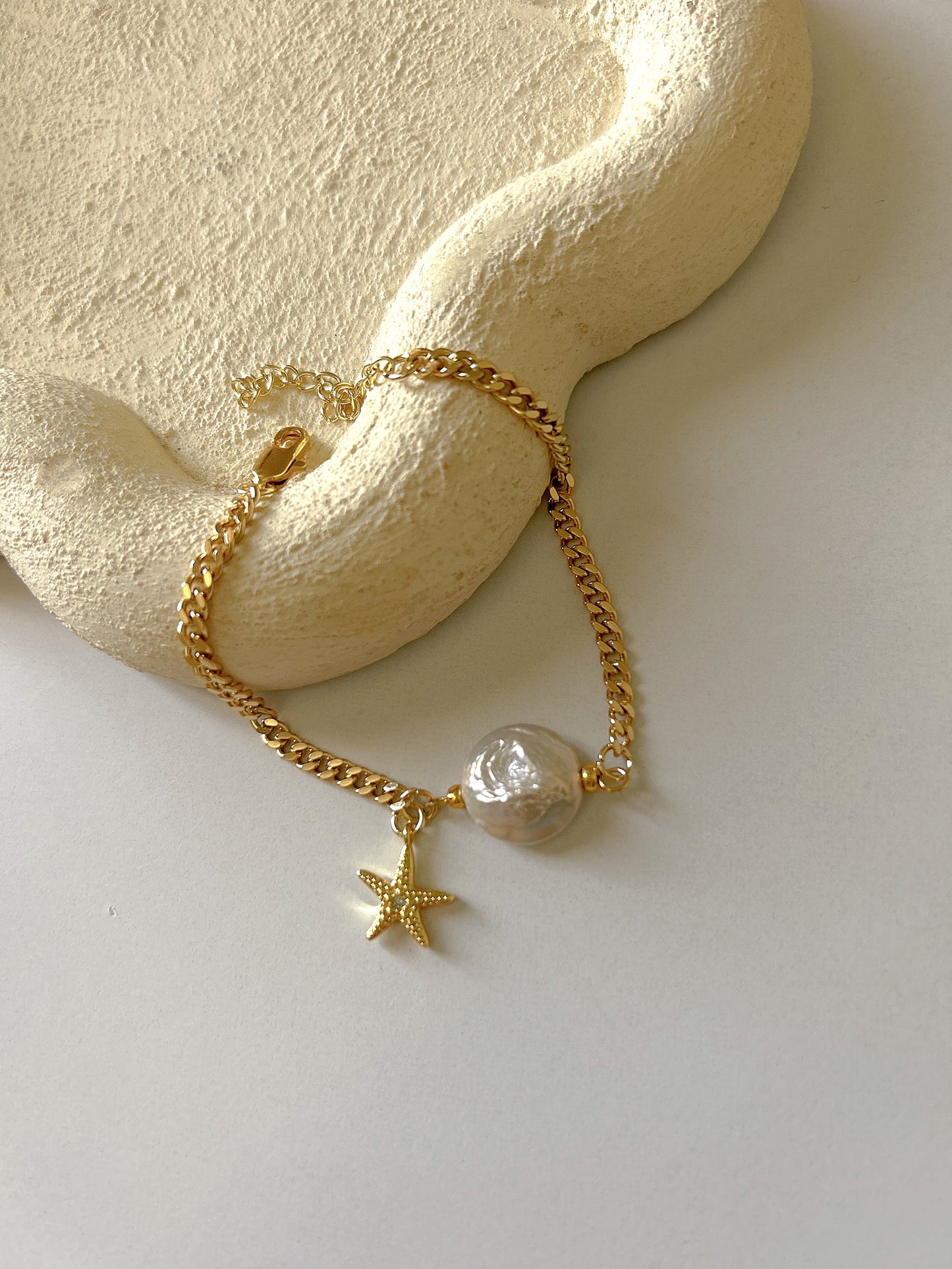 Ocean pearl bracelet
