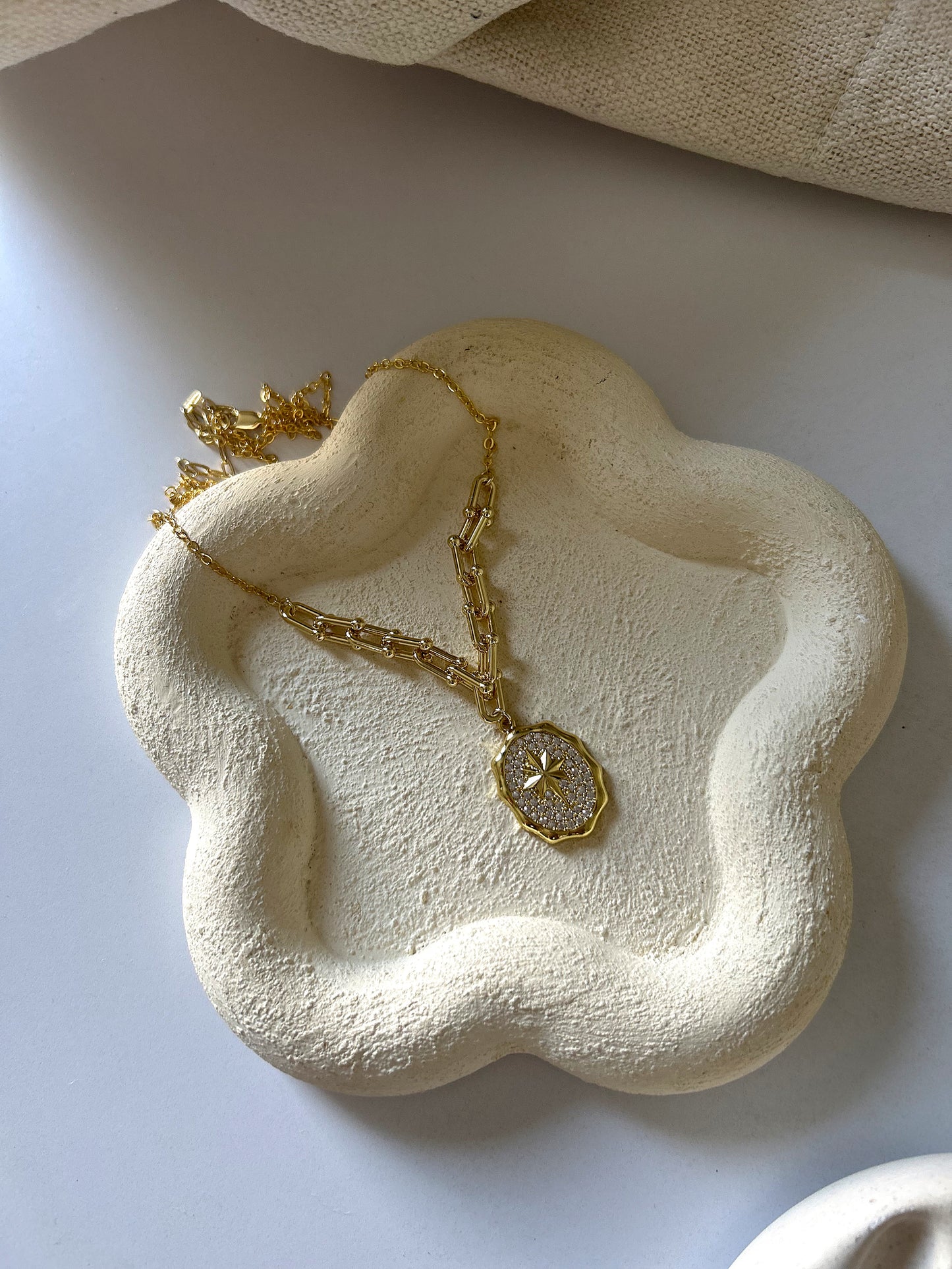 Elegant necklace