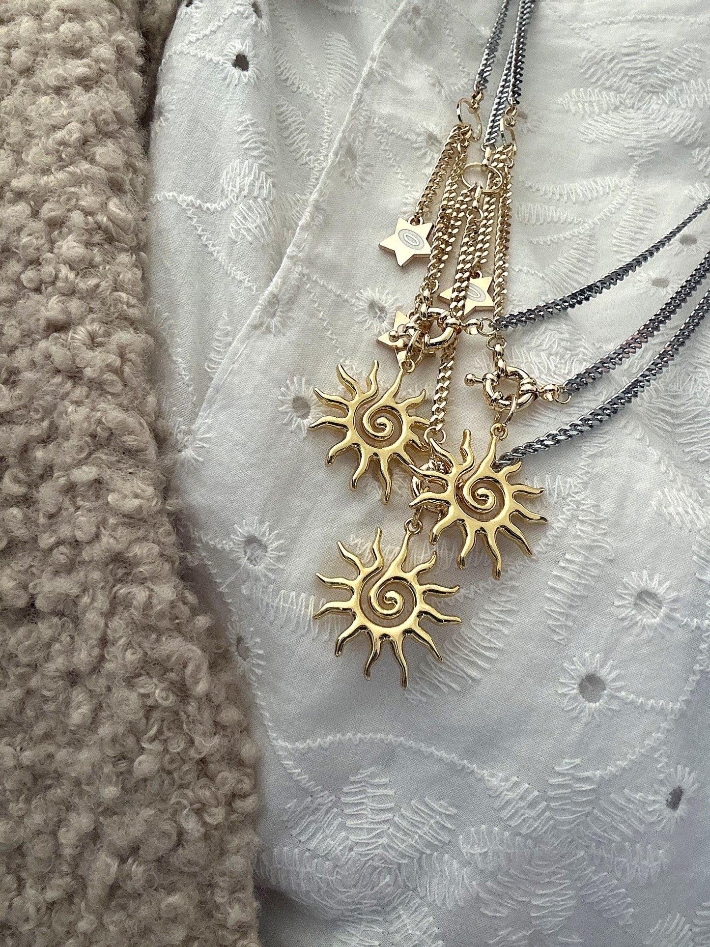 Silver x gold necklace (gold sun)