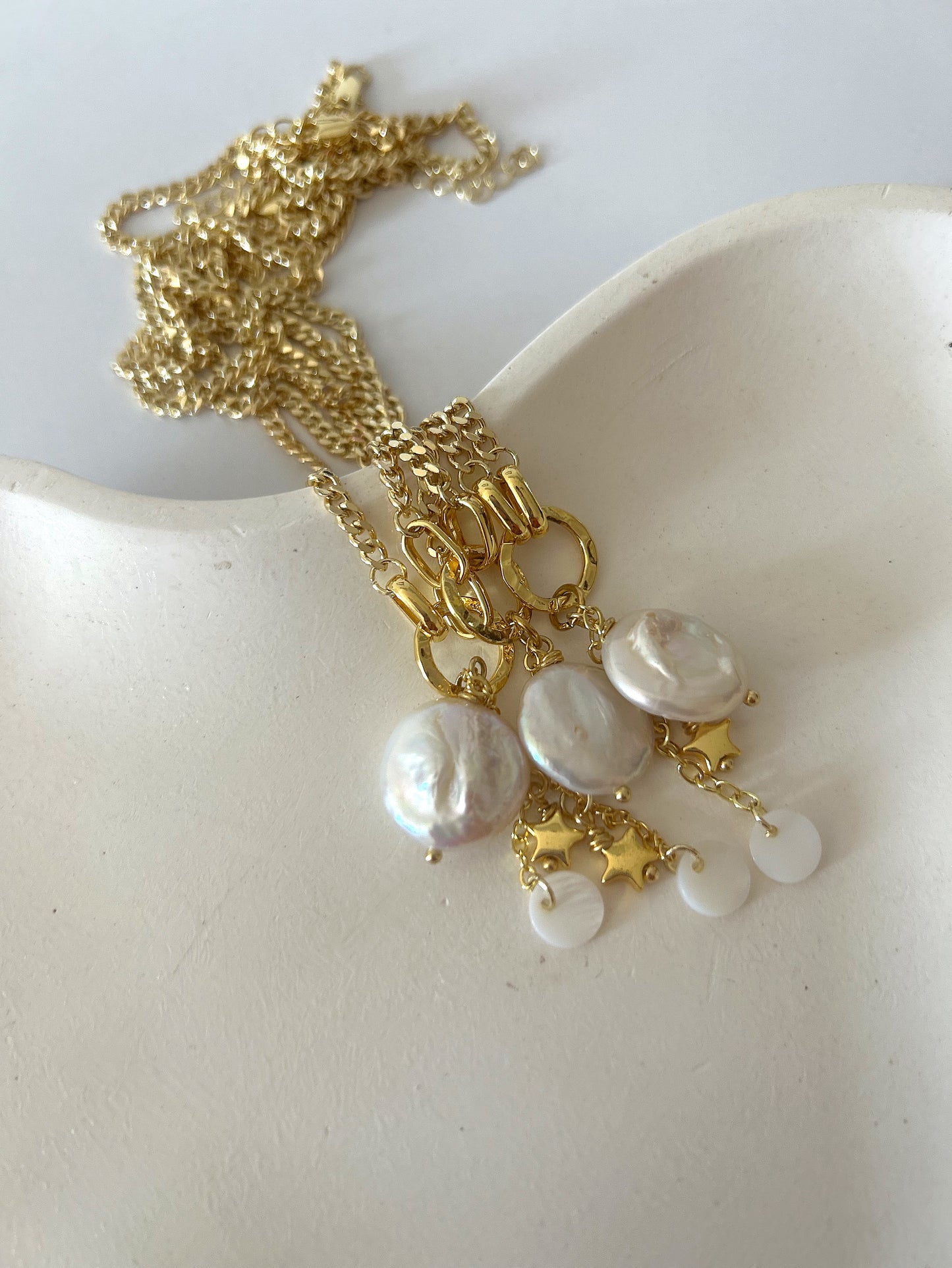 Hot pearl necklace