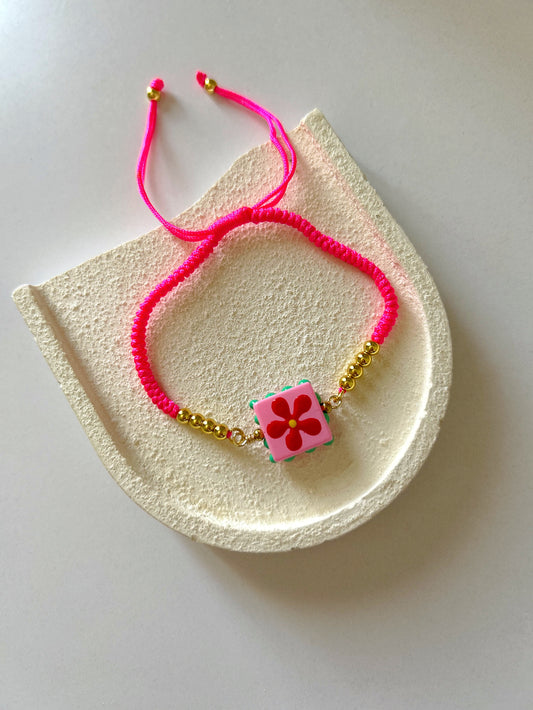 Pink daisy