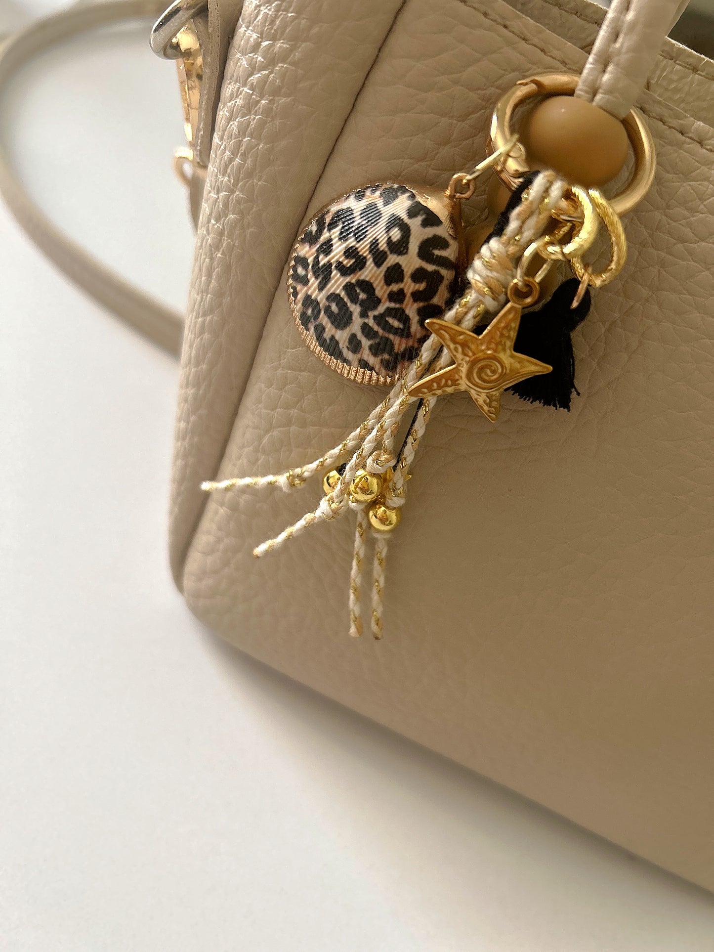 Ocean charm (wild touch)