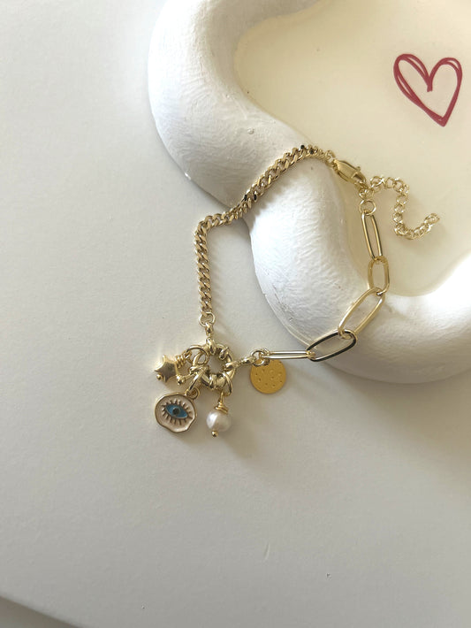 Blue eye bracelet