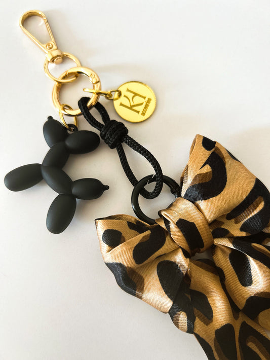 Tiger ribbon with black dog