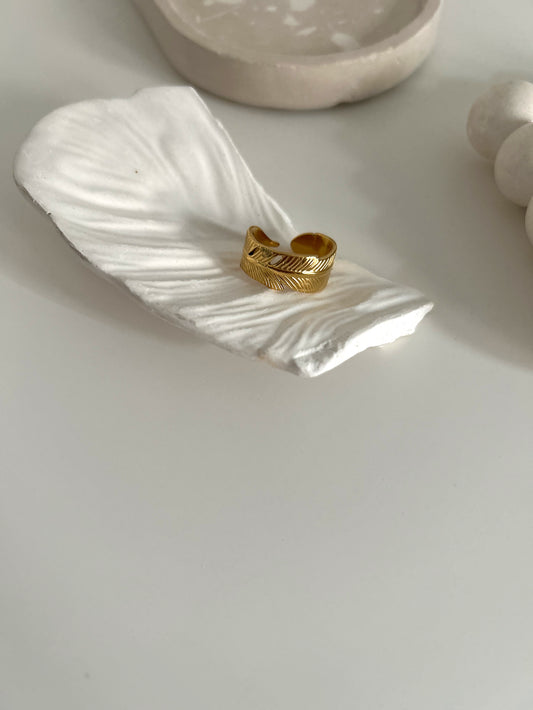 Feather ring