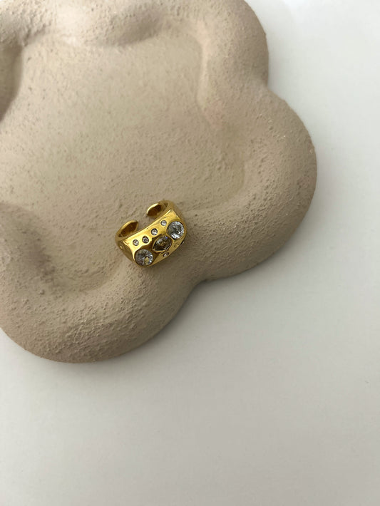 Elegant chunky ring