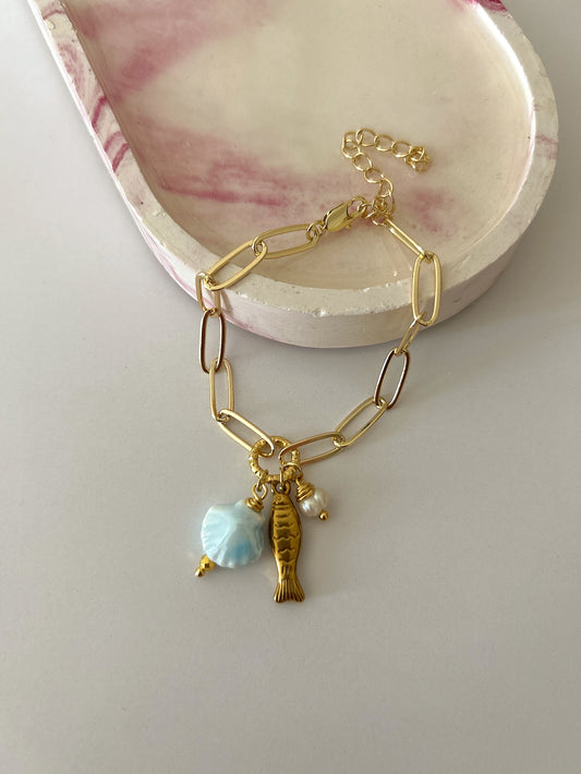 Golden fish bracelet