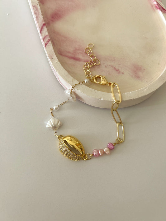 Pink pearl’s bracelet