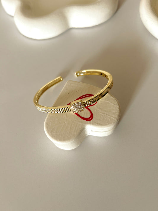 Diamond bangle