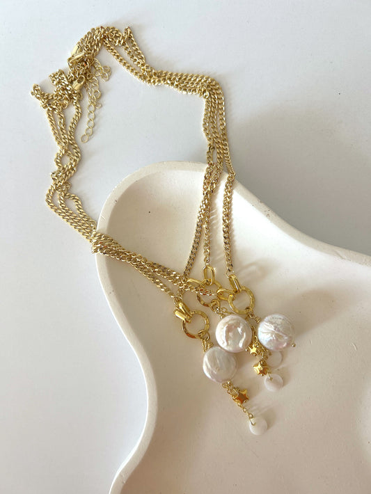 Hot pearl necklace