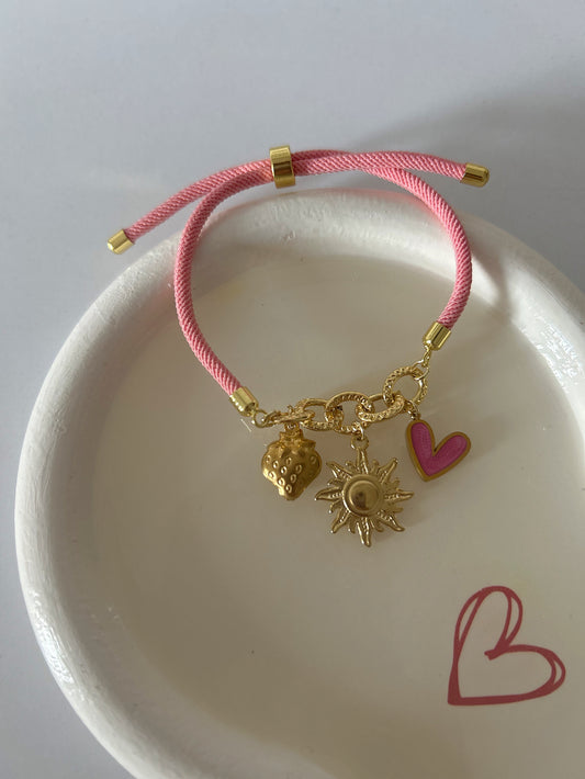 Pinky heart bracelet